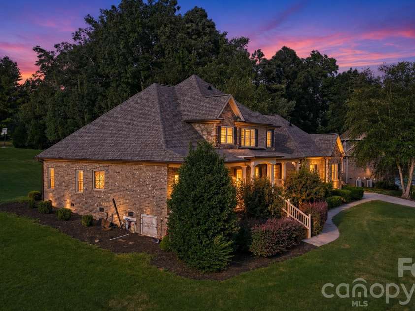 1163 Willow Creek Drive, Newton, NC 28658.  MLS# CAR4427436, YatesRealty ID 52432. 