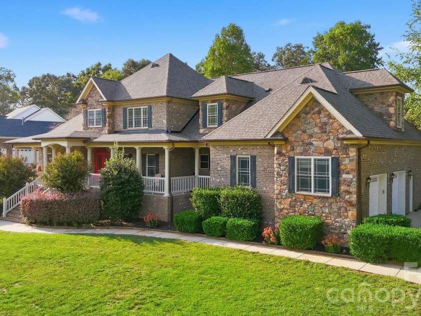 1163 Willow Creek Drive, Newton, NC 28658.  MLS# CAR4427436, YatesRealty ID 52432. 