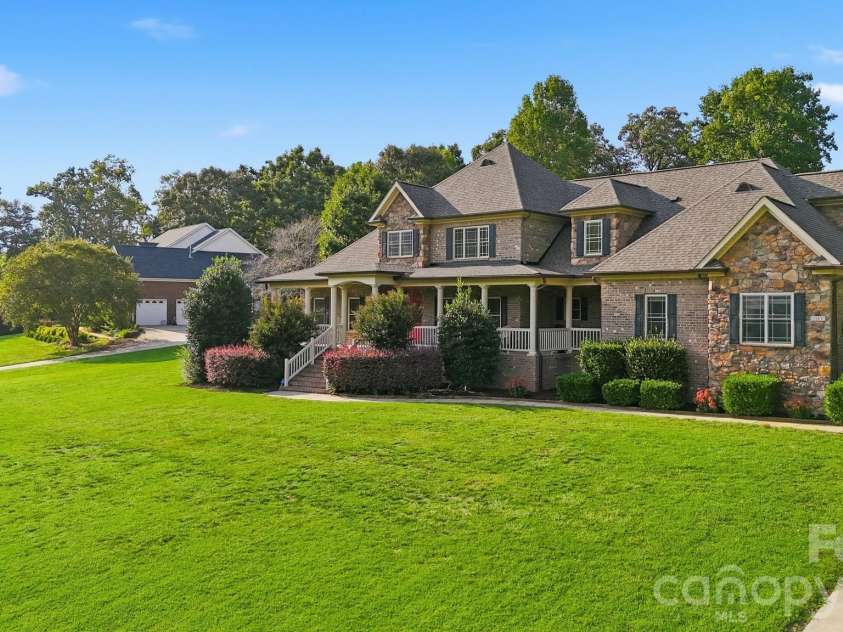 1163 Willow Creek Drive, Newton, NC 28658.  MLS# CAR4427436, YatesRealty ID 52432. 