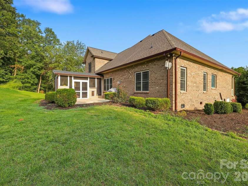 1163 Willow Creek Drive, Newton, NC 28658.  MLS# CAR4427436, YatesRealty ID 52432. 