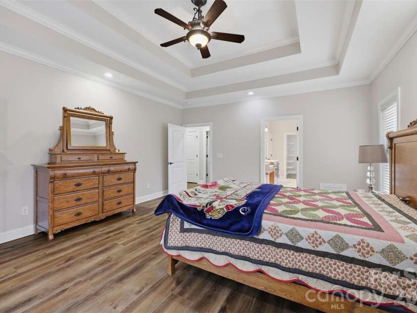 1163 Willow Creek Drive, Newton, NC 28658.  MLS# CAR4427436, YatesRealty ID 52432. Primary bedroom main