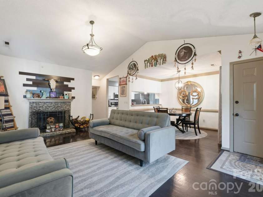 6833 Shiloh Ridge Lane, Charlotte, NC 28212.  MLS# CAR4426725, YatesRealty ID 52433. 