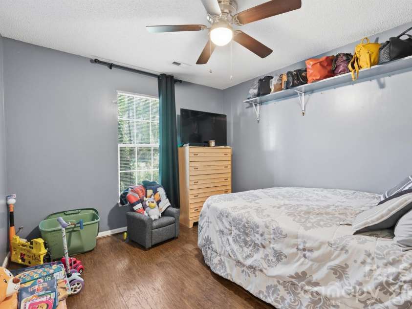 6833 Shiloh Ridge Lane, Charlotte, NC 28212.  MLS# CAR4426725, YatesRealty ID 52433. Bedroom 3