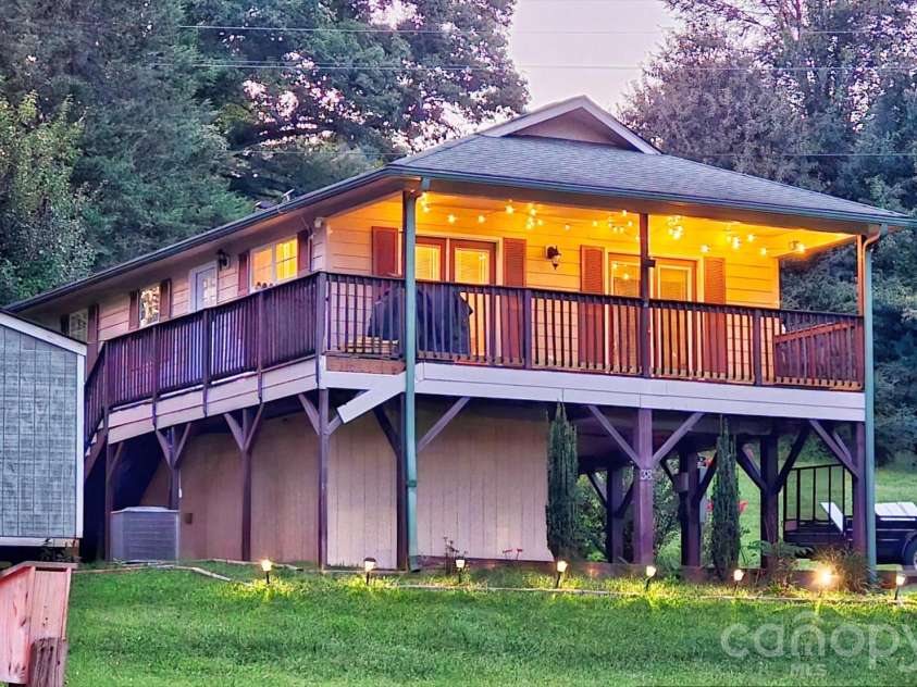 38 Country Lane, Franklin, NC 28734.  MLS# CAR4417927, YatesRealty ID 52434. 