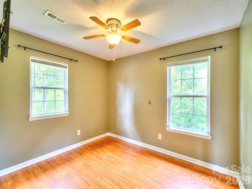 38 Country Lane, Franklin, NC 28734.  MLS# CAR4417927, YatesRealty ID 52434. Second Bedroom