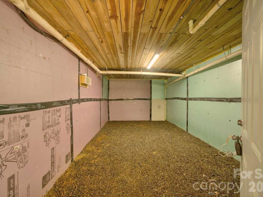 38 Country Lane, Franklin, NC 28734.  MLS# CAR4417927, YatesRealty ID 52434. Storage Inside View