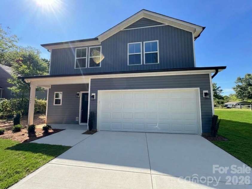 1000 Dale Avenue, Charlotte, NC 28216.  MLS# CAR4427575, YatesRealty ID 52435. 