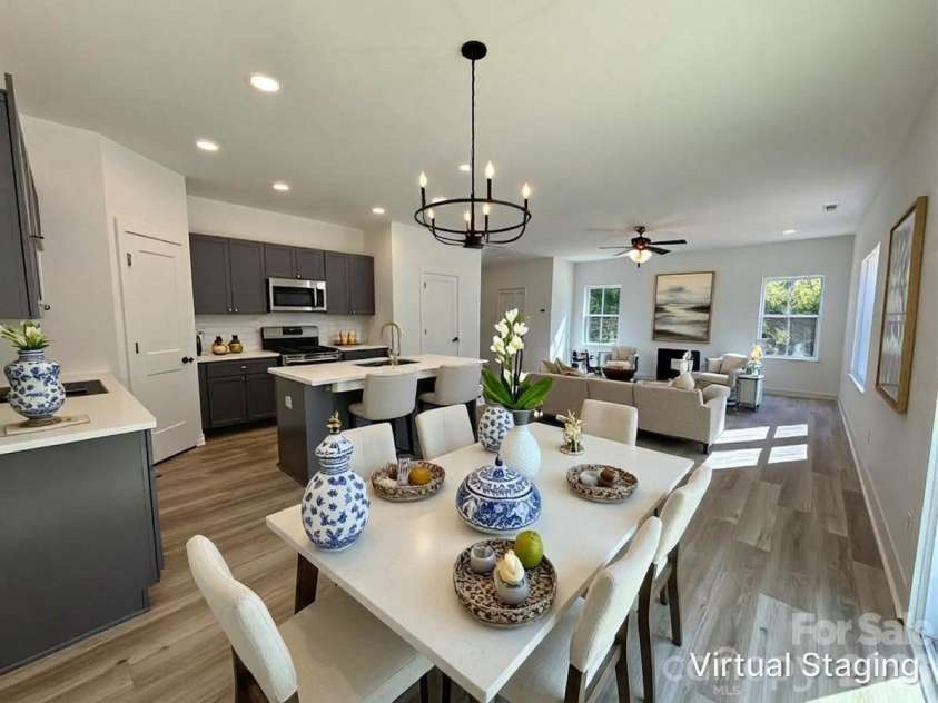 1000 Dale Avenue, Charlotte, NC 28216.  MLS# CAR4427575, YatesRealty ID 52435. 