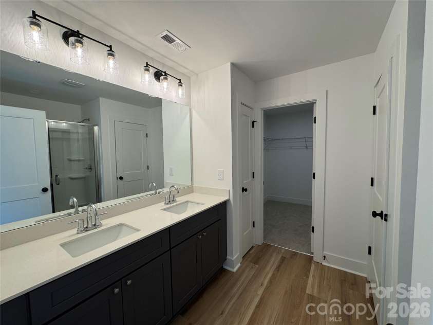 1000 Dale Avenue, Charlotte, NC 28216.  MLS# CAR4427575, YatesRealty ID 52435. 