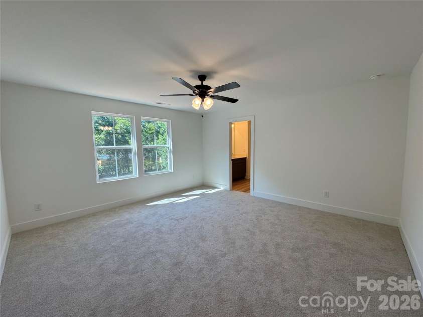 1000 Dale Avenue, Charlotte, NC 28216.  MLS# CAR4427575, YatesRealty ID 52435. 