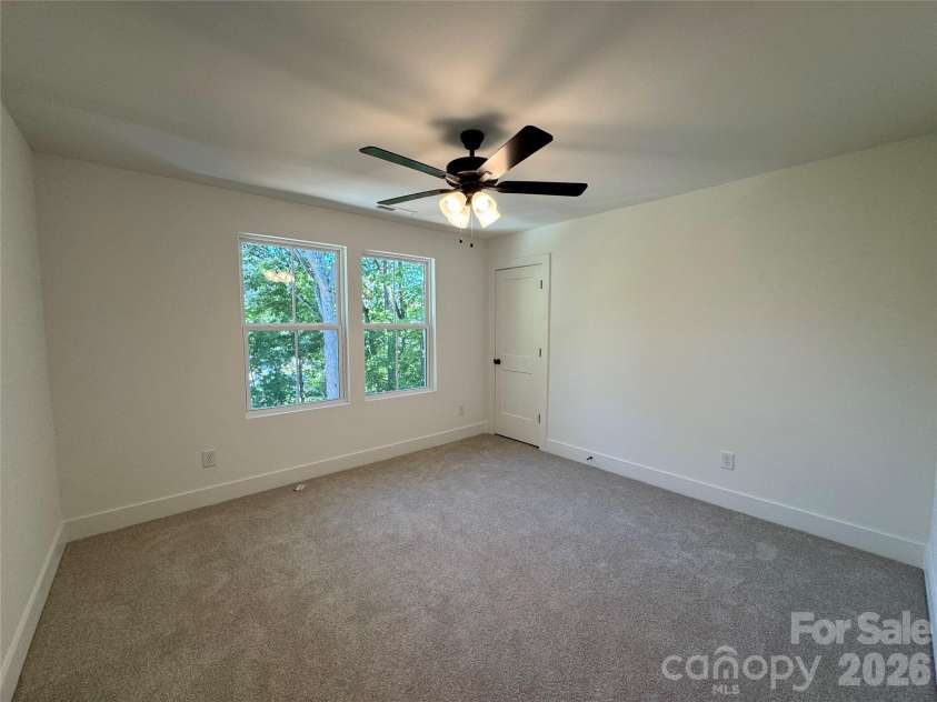 1000 Dale Avenue, Charlotte, NC 28216.  MLS# CAR4427575, YatesRealty ID 52435. 