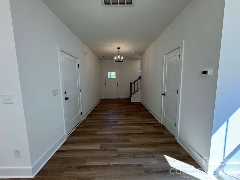 1000 Dale Avenue, Charlotte, NC 28216.  MLS# CAR4427575, YatesRealty ID 52435. 