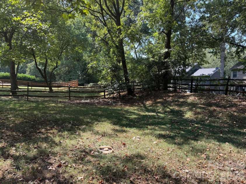 12513 Moores Mill Road, Huntersville, NC 28078.  MLS# CAR4427480, YatesRealty ID 52436. 