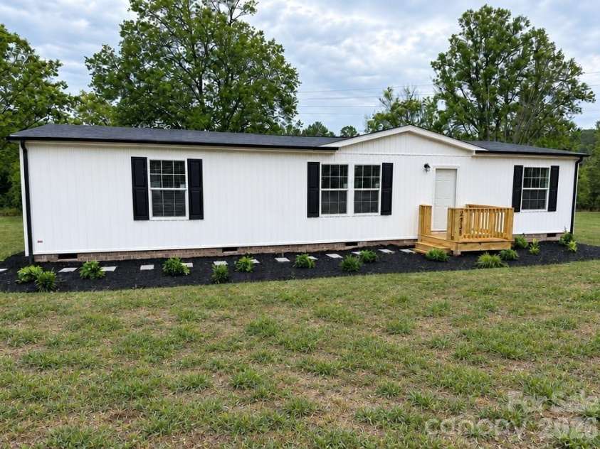 2735 Piney Road, Morganton, NC 28655.  MLS# CAR4426656, YatesRealty ID 52437. 