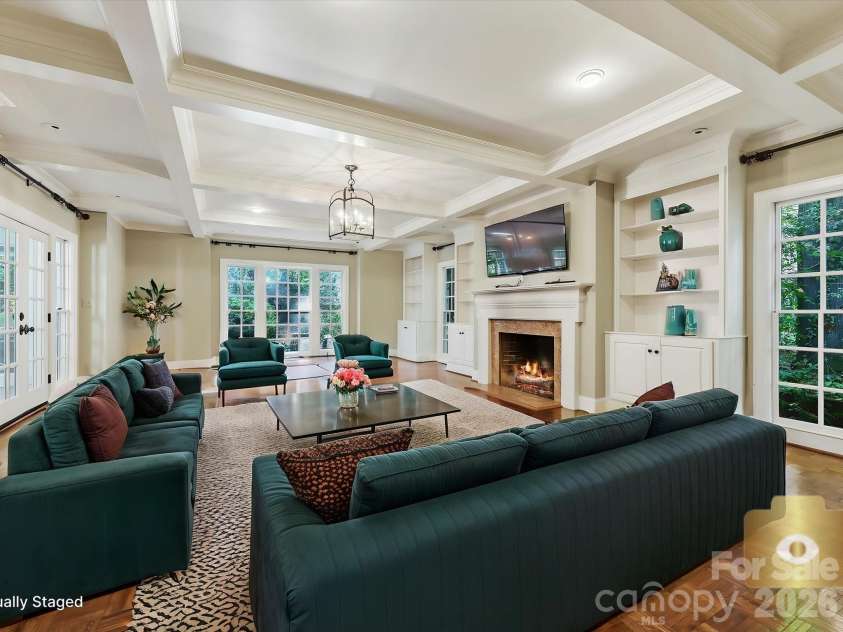 2035 Pinewood Circle, Charlotte, NC 28211.  MLS# CAR4418123, YatesRealty ID 52438. 