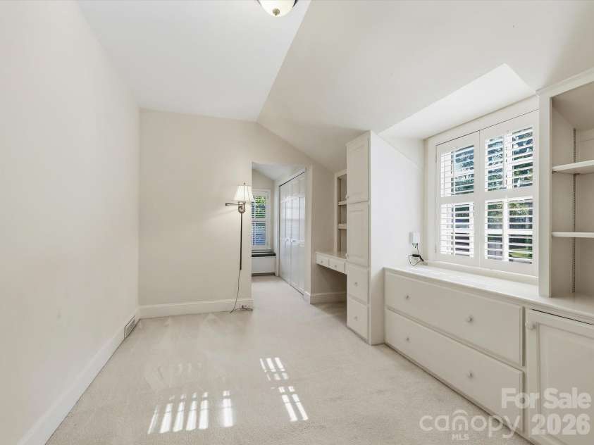 2035 Pinewood Circle, Charlotte, NC 28211.  MLS# CAR4418123, YatesRealty ID 52438. 