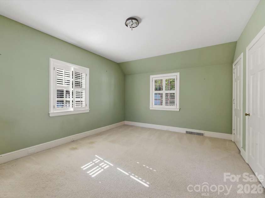 2035 Pinewood Circle, Charlotte, NC 28211.  MLS# CAR4418123, YatesRealty ID 52438. 
