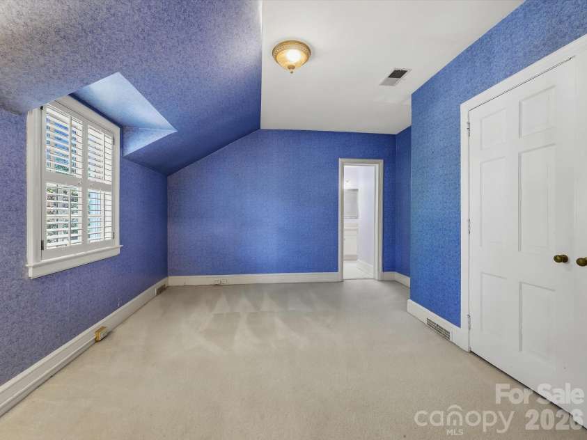 2035 Pinewood Circle, Charlotte, NC 28211.  MLS# CAR4418123, YatesRealty ID 52438. 
