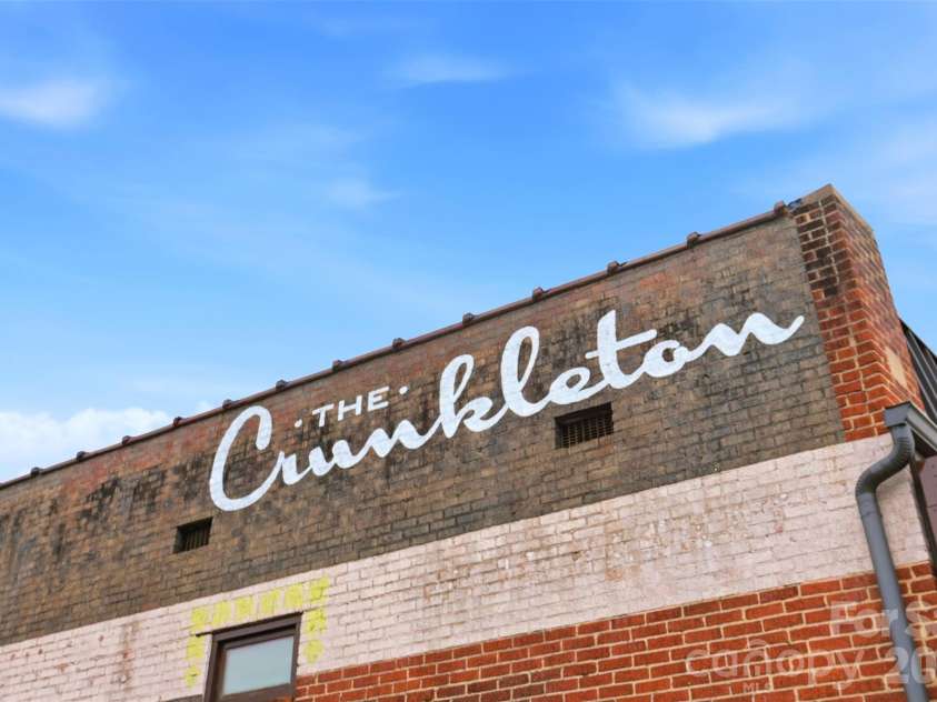 400 Clarice Avenue, Charlotte, NC 28204.  MLS# CAR4356647, YatesRealty ID 5244. Crunkleton...elite bevvies.
