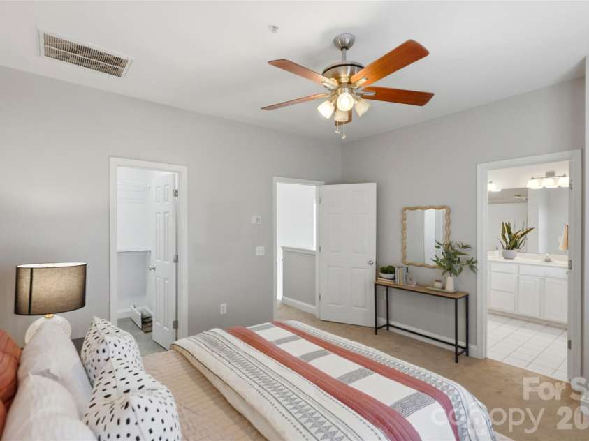 400 Clarice Avenue, Charlotte, NC 28204.  MLS# CAR4356647, YatesRealty ID 5244. More room than you expected, better light than you hoped for. 