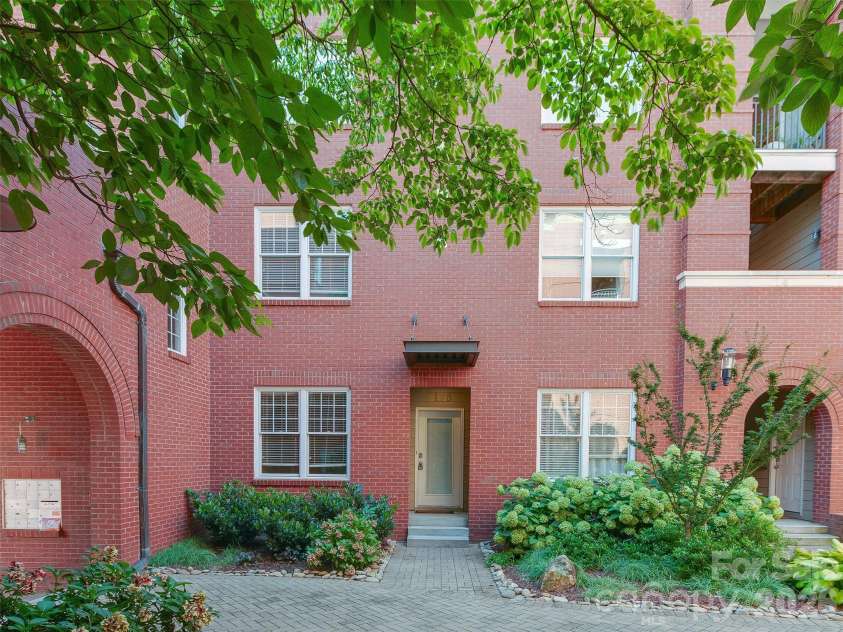400 Clarice Avenue, Charlotte, NC 28204.  MLS# CAR4407723, YatesRealty ID 5244. 