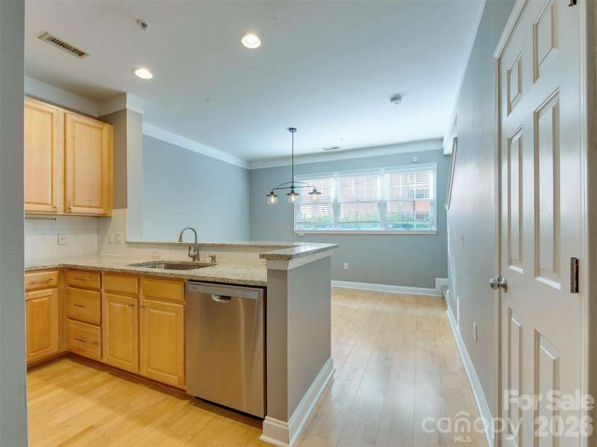 400 Clarice Avenue, Charlotte, NC 28204.  MLS# CAR4407723, YatesRealty ID 5244. 