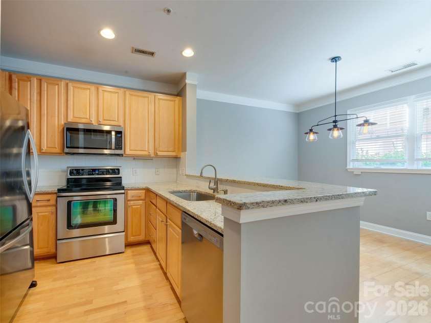 400 Clarice Avenue, Charlotte, NC 28204.  MLS# CAR4407723, YatesRealty ID 5244. 