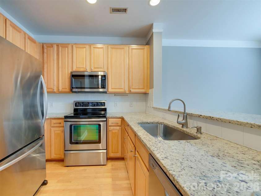 400 Clarice Avenue, Charlotte, NC 28204.  MLS# CAR4407723, YatesRealty ID 5244. 
