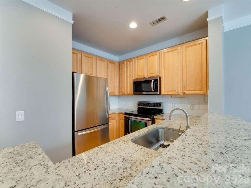 400 Clarice Avenue, Charlotte, NC 28204.  MLS# CAR4407723, YatesRealty ID 5244. 