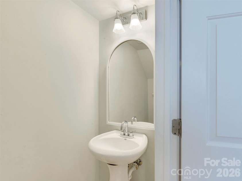 400 Clarice Avenue, Charlotte, NC 28204.  MLS# CAR4407723, YatesRealty ID 5244. 