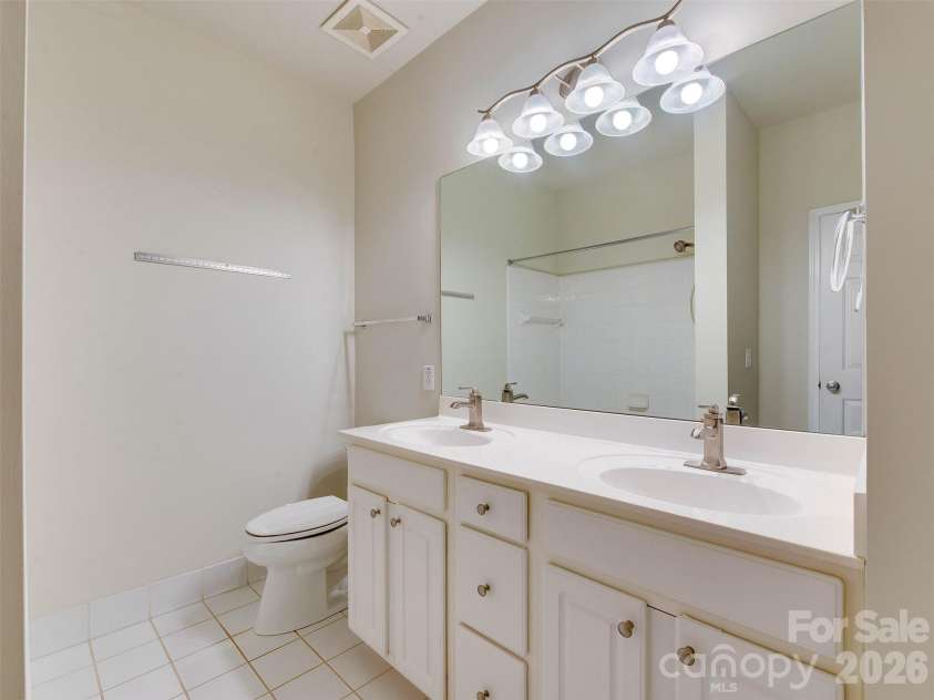 400 Clarice Avenue, Charlotte, NC 28204.  MLS# CAR4407723, YatesRealty ID 5244. 