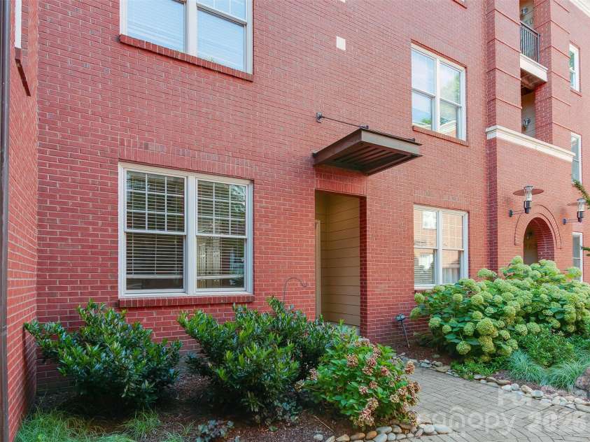 400 Clarice Avenue, Charlotte, NC 28204.  MLS# CAR4407723, YatesRealty ID 5244. 