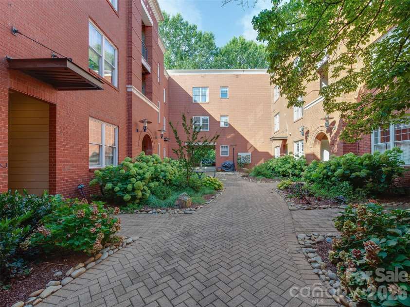 400 Clarice Avenue, Charlotte, NC 28204.  MLS# CAR4407723, YatesRealty ID 5244. 