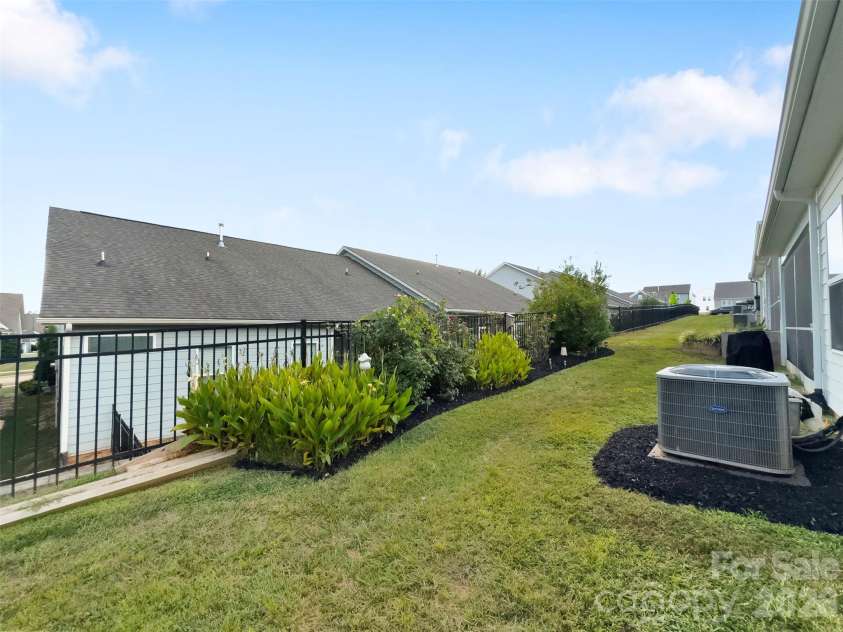 60119 Blue Bird Lane, Lancaster, SC 29720.  MLS# CAR4426158, YatesRealty ID 52441. Back yard