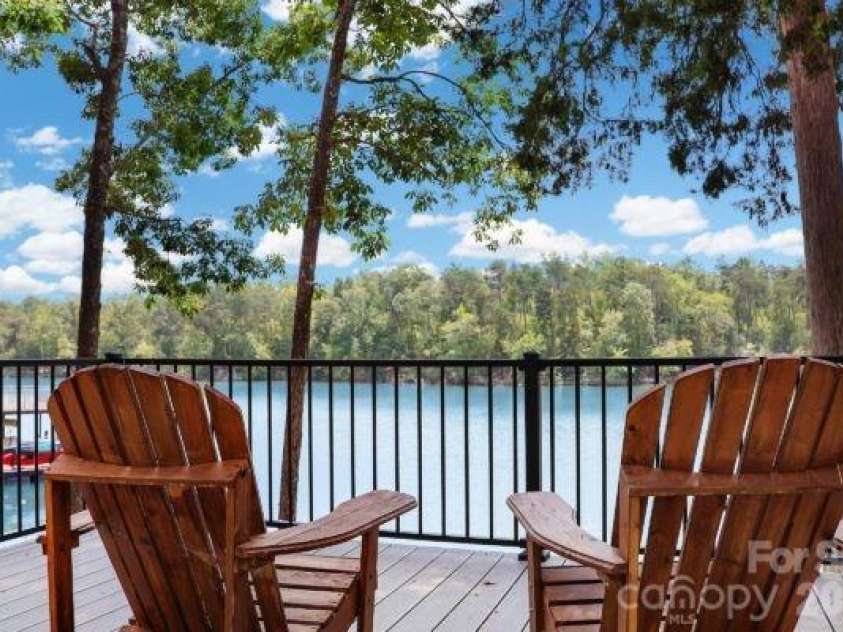 60119 Blue Bird Lane, Lancaster, SC 29720.  MLS# CAR4426158, YatesRealty ID 52441. Community Pavilion