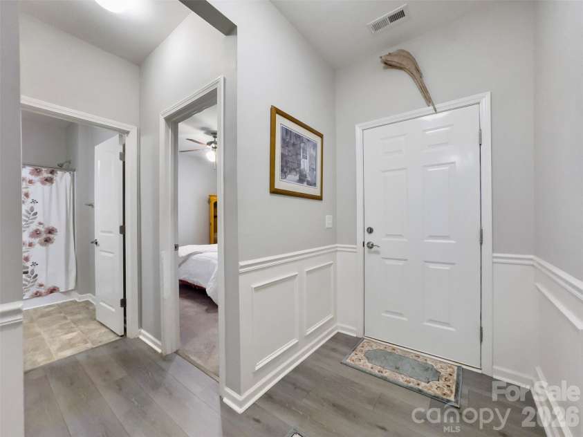 60119 Blue Bird Lane, Lancaster, SC 29720.  MLS# CAR4426158, YatesRealty ID 52441. Foyer