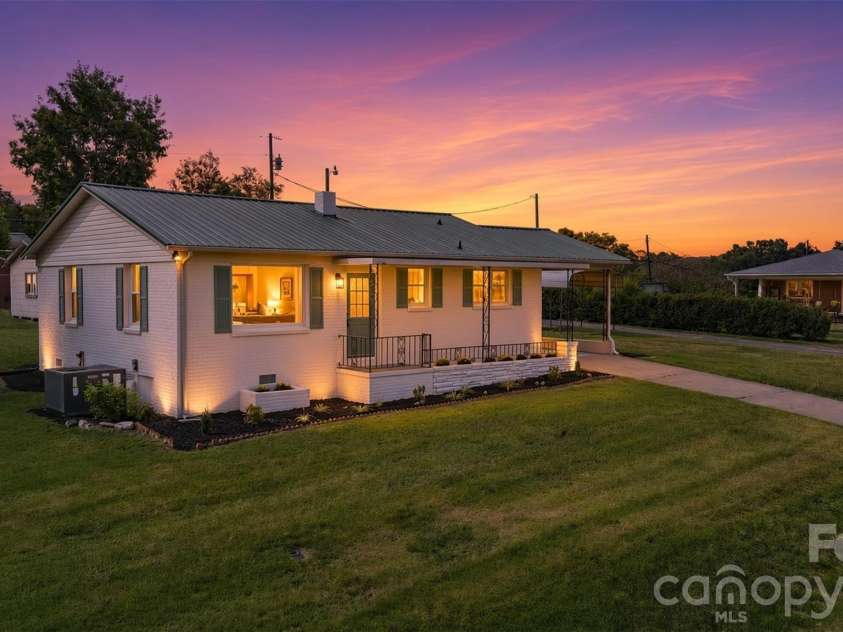 5361 Meadowlane Drive, Granite Falls, NC 28630.  MLS# CAR4427520, YatesRealty ID 52442. 