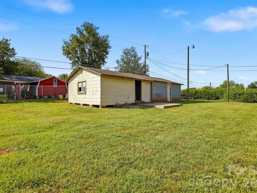 5361 Meadowlane Drive, Granite Falls, NC 28630.  MLS# CAR4427520, YatesRealty ID 52442. 