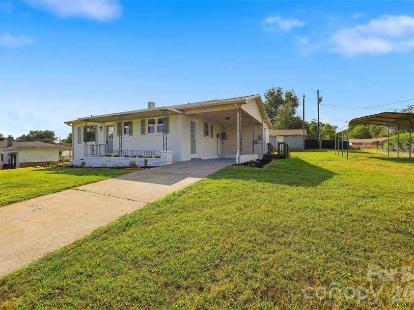 5361 Meadowlane Drive, Granite Falls, NC 28630.  MLS# CAR4427520, YatesRealty ID 52442. 