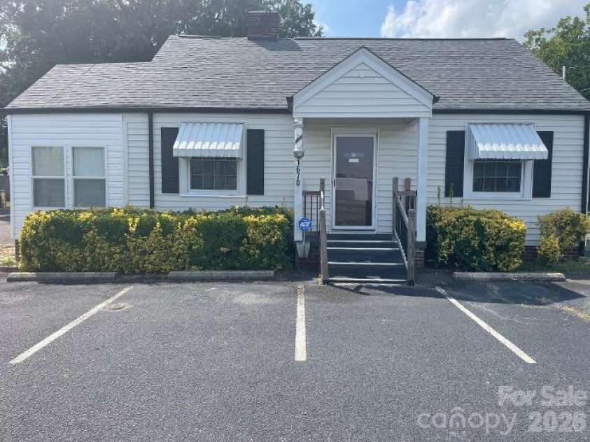 1670 Dale Earnhardt Boulevard, Kannapolis, NC 28083.  MLS# CAR4427144, YatesRealty ID 52443. House Front