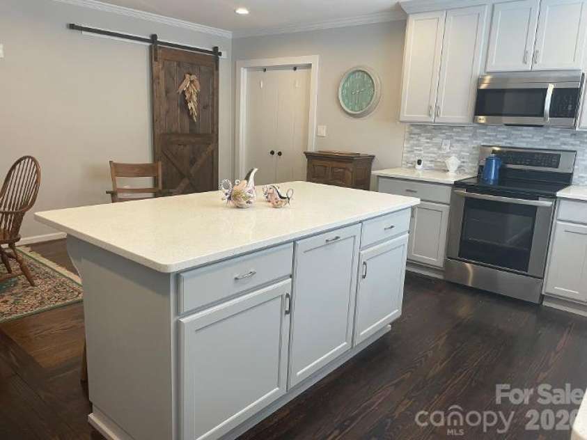 1670 Dale Earnhardt Boulevard, Kannapolis, NC 28083.  MLS# CAR4427144, YatesRealty ID 52443. Kitchen Prep Space Galore