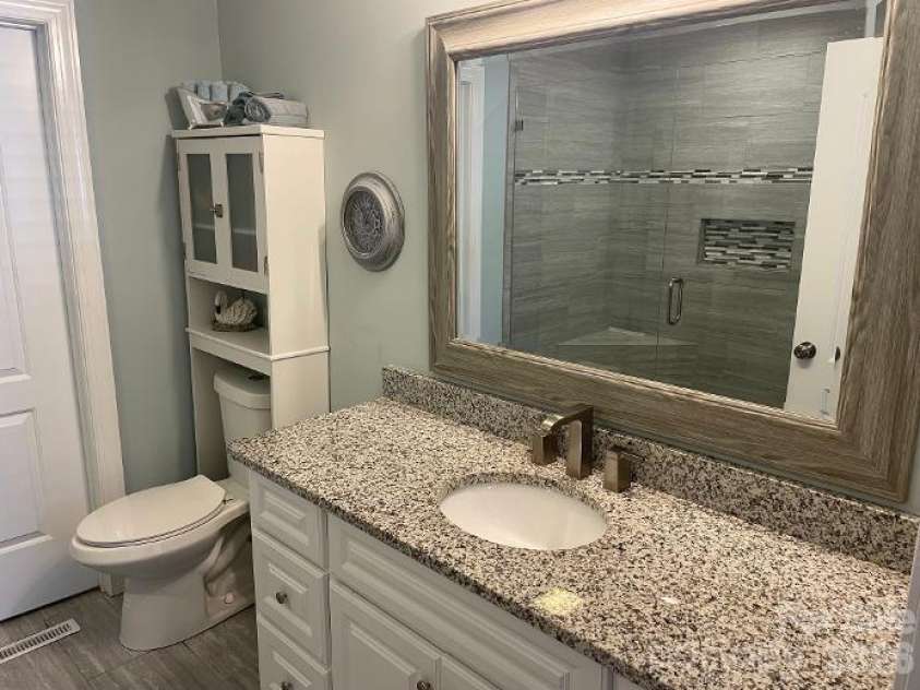 1670 Dale Earnhardt Boulevard, Kannapolis, NC 28083.  MLS# CAR4427144, YatesRealty ID 52443. Primary Bath