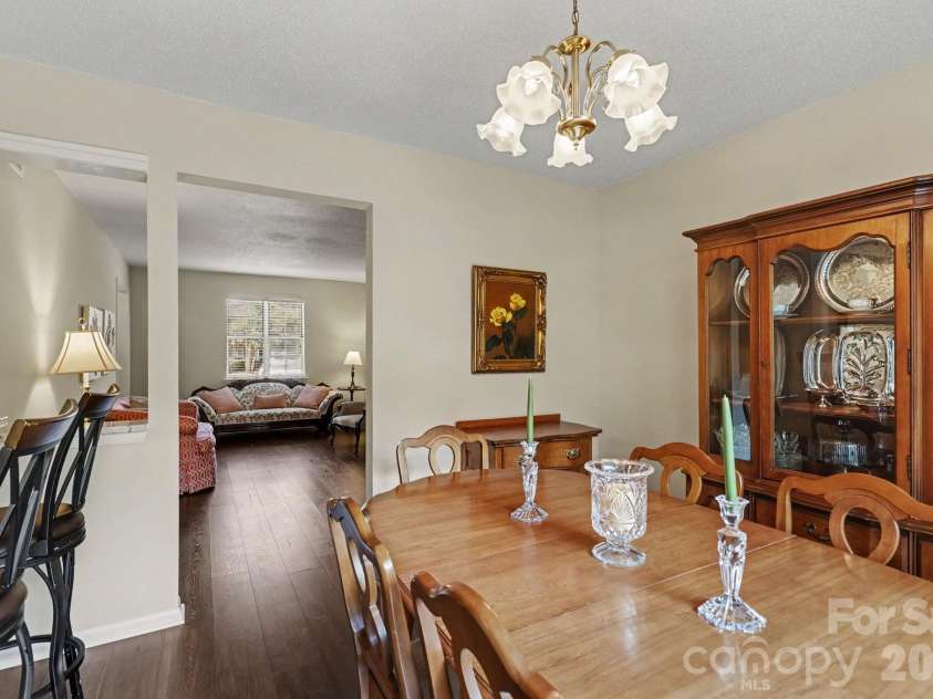 3272 Heathstead Place, Charlotte, NC 28210.  MLS# CAR4427398, YatesRealty ID 52444. 
