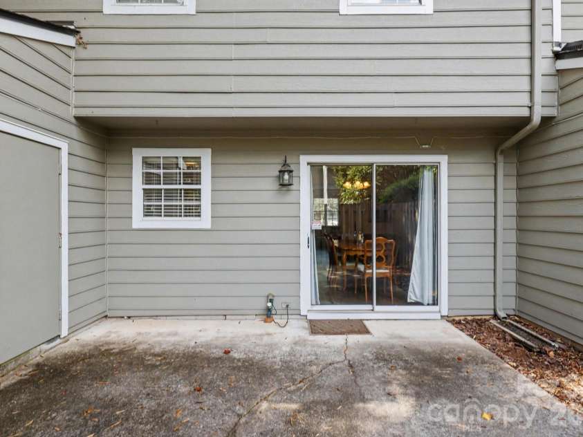 3272 Heathstead Place, Charlotte, NC 28210.  MLS# CAR4427398, YatesRealty ID 52444. 