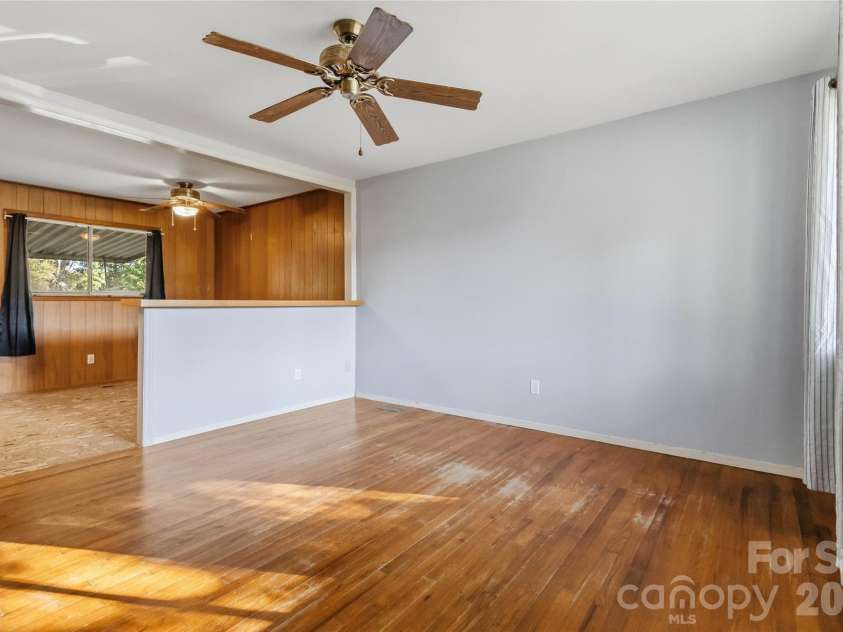 4629 Monmouth Drive, Charlotte, NC 28269.  MLS# CAR4427522, YatesRealty ID 52445. 