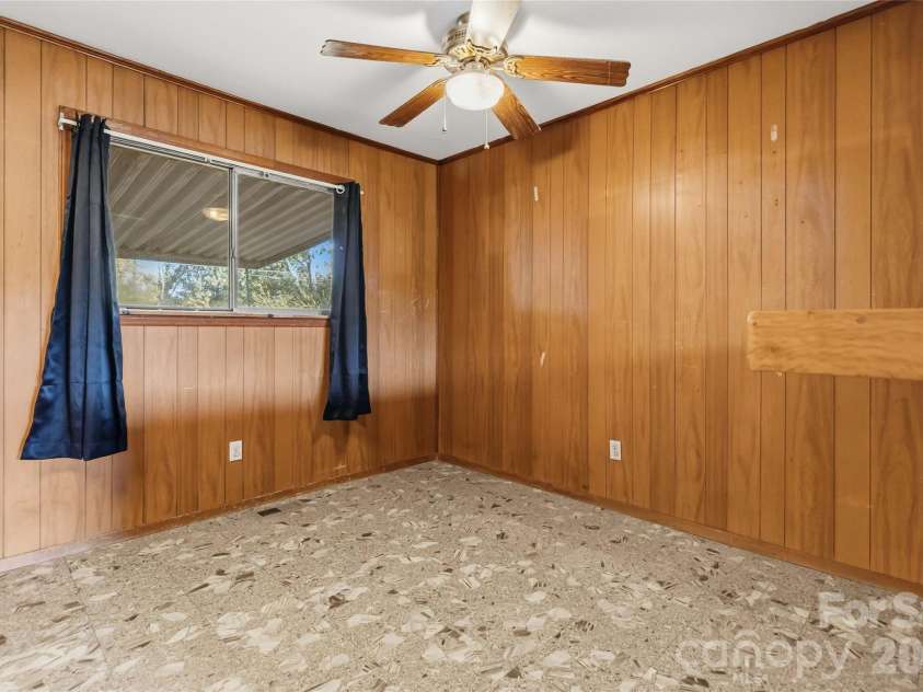4629 Monmouth Drive, Charlotte, NC 28269.  MLS# CAR4427522, YatesRealty ID 52445. 