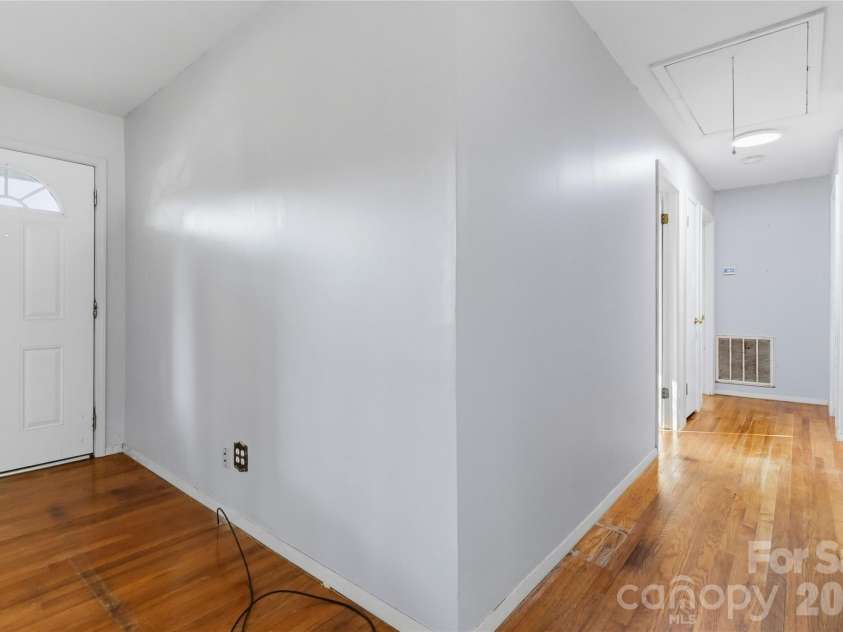 4629 Monmouth Drive, Charlotte, NC 28269.  MLS# CAR4427522, YatesRealty ID 52445. 