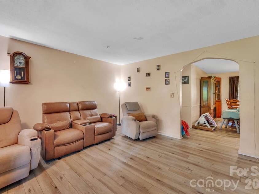 5301 Dellinger Circle, Cherryville, NC 28021.  MLS# CAR4426862, YatesRealty ID 52446. 
