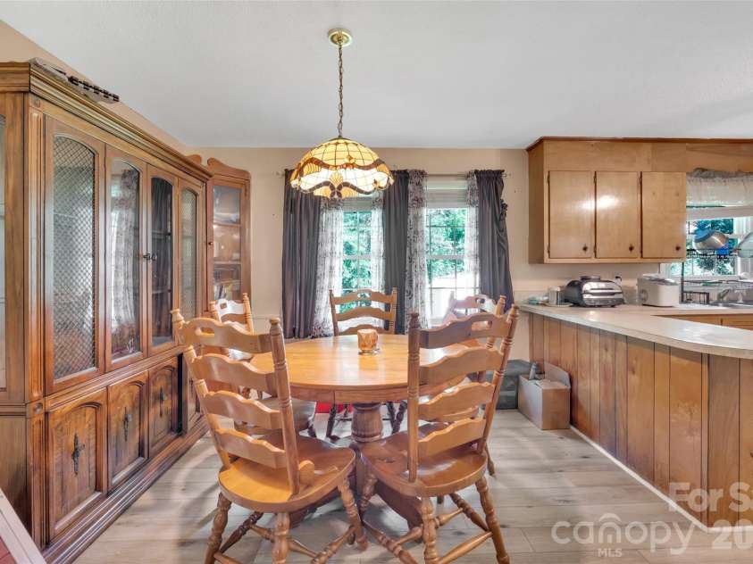 5301 Dellinger Circle, Cherryville, NC 28021.  MLS# CAR4426862, YatesRealty ID 52446. 