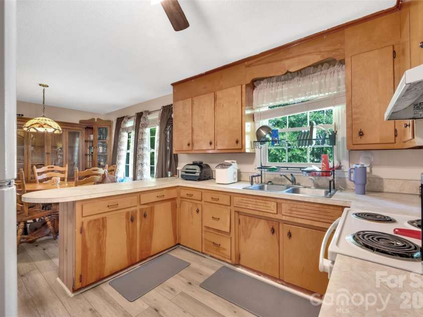 5301 Dellinger Circle, Cherryville, NC 28021.  MLS# CAR4426862, YatesRealty ID 52446. 